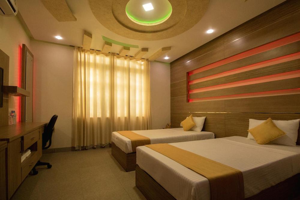 Royal Castle Hotel Negombo Buitenkant foto