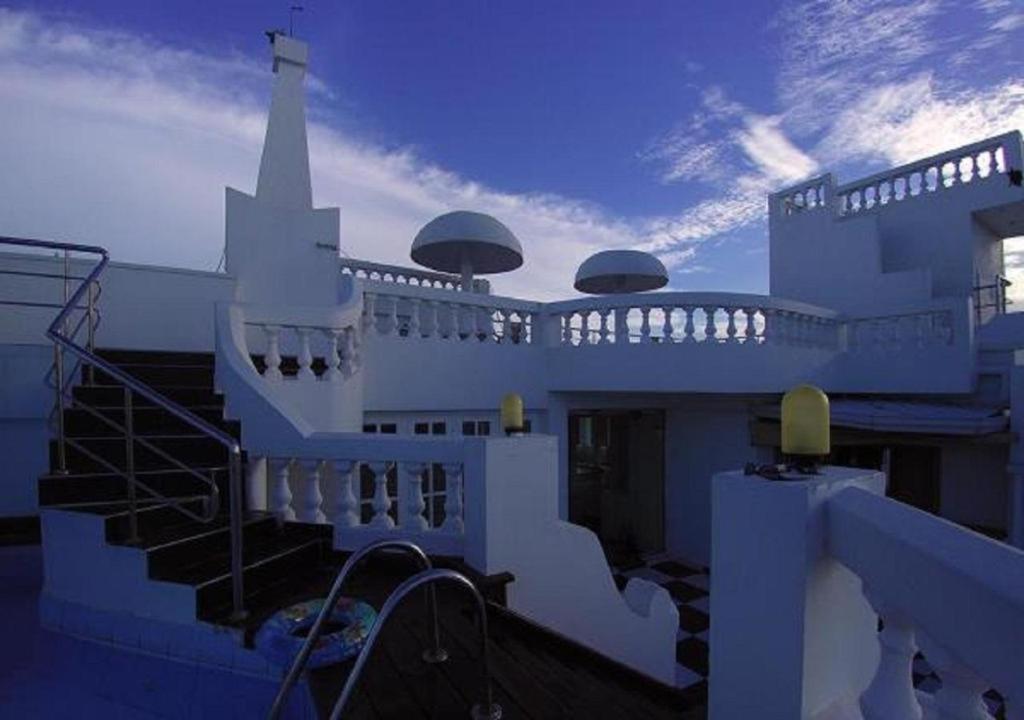 Hotel Royal Castle Negombo Buitenkant foto