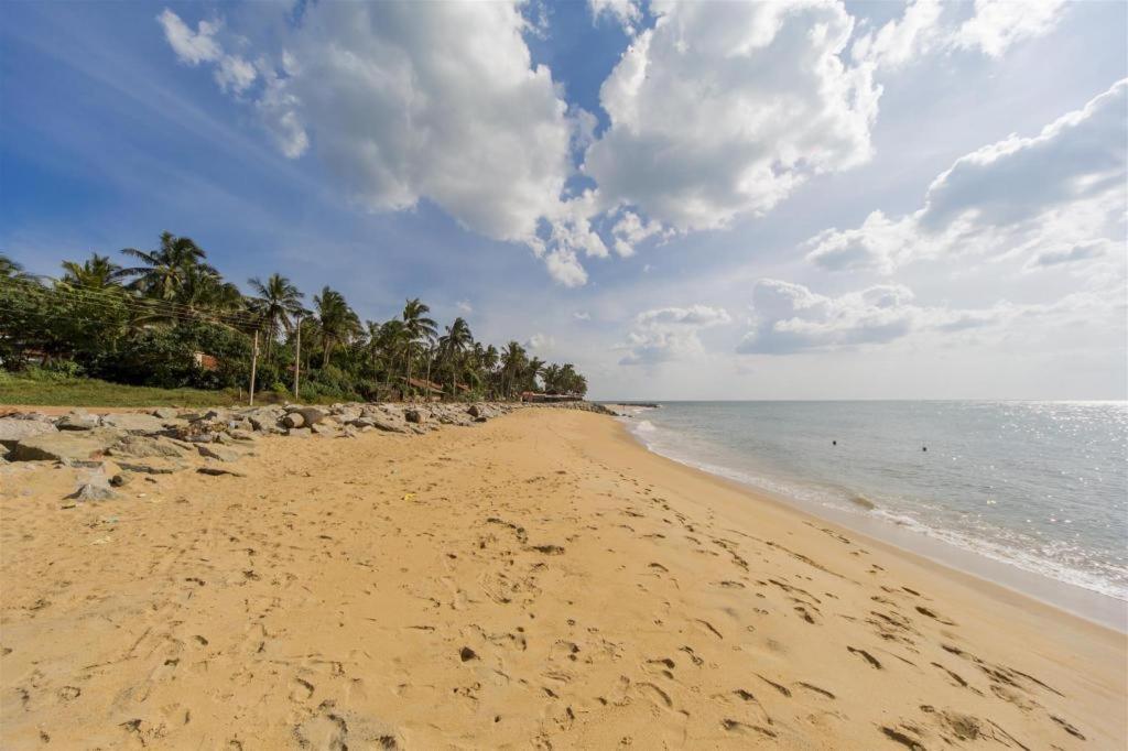 Hotel Royal Castle Negombo Buitenkant foto