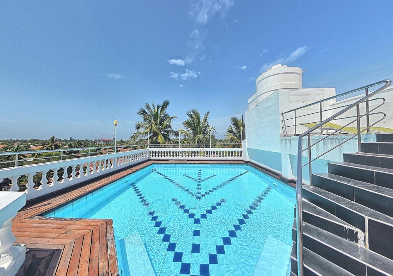 Royal Castle Hotel Negombo Buitenkant foto