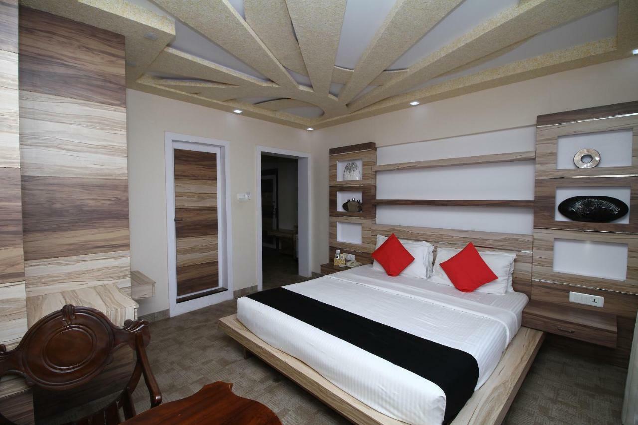 Royal Castle Hotel Negombo Buitenkant foto