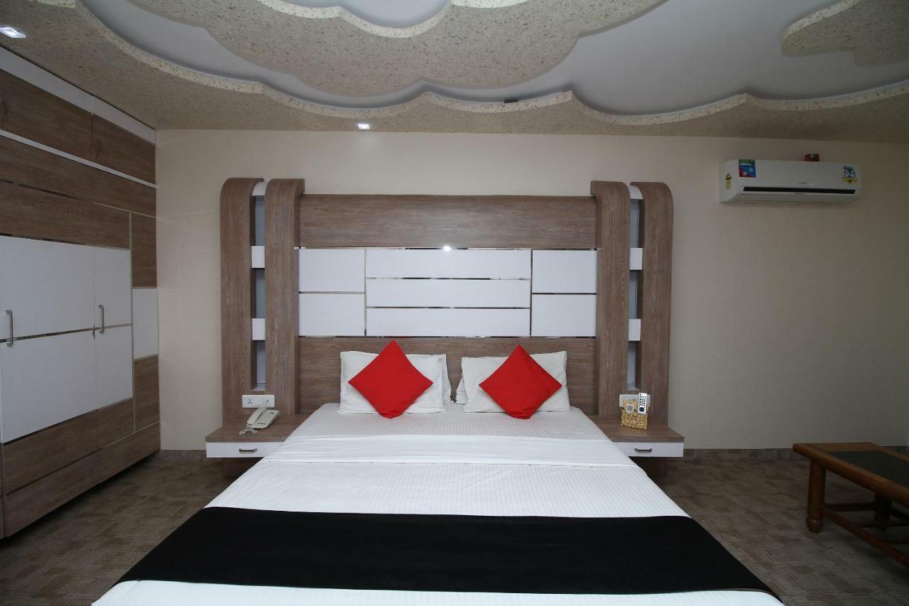 Royal Castle Hotel Negombo Buitenkant foto