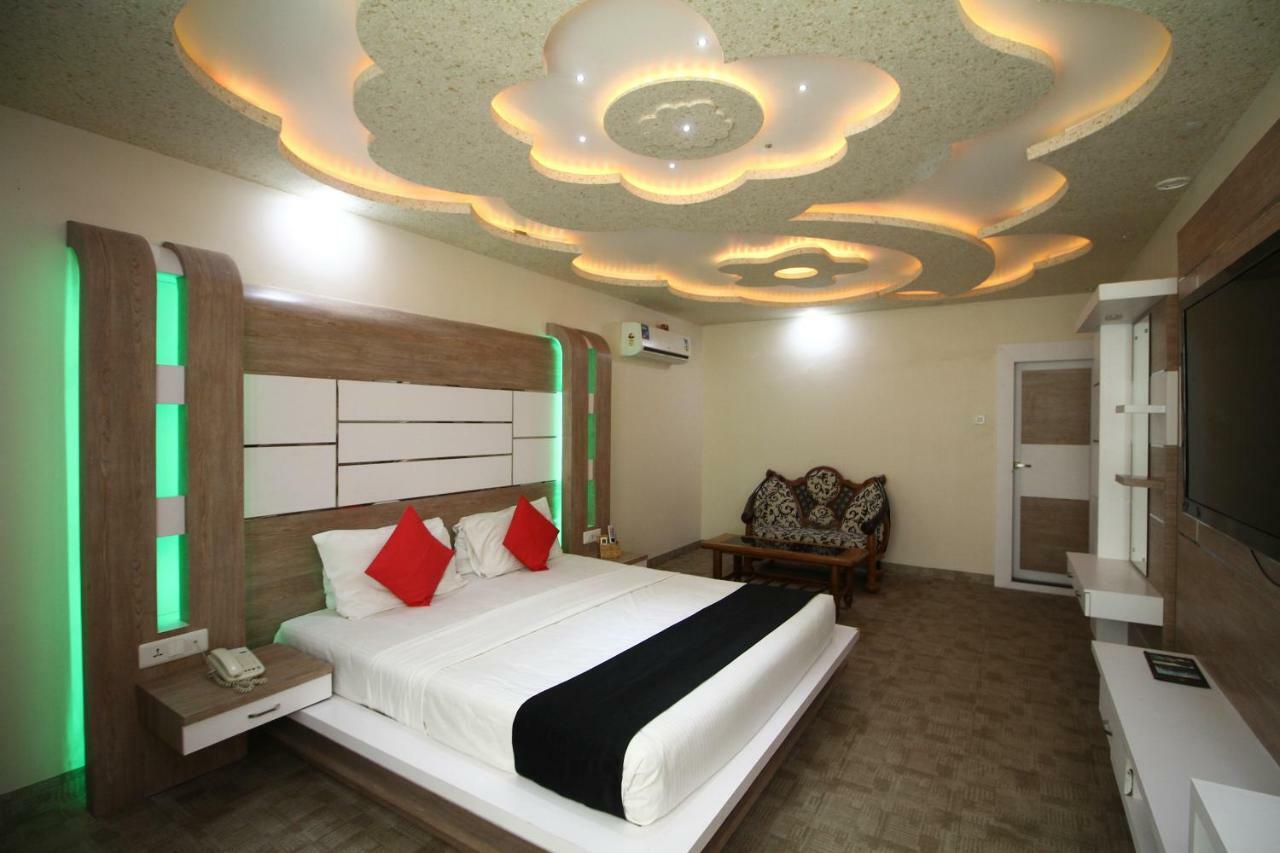 Royal Castle Hotel Negombo Buitenkant foto