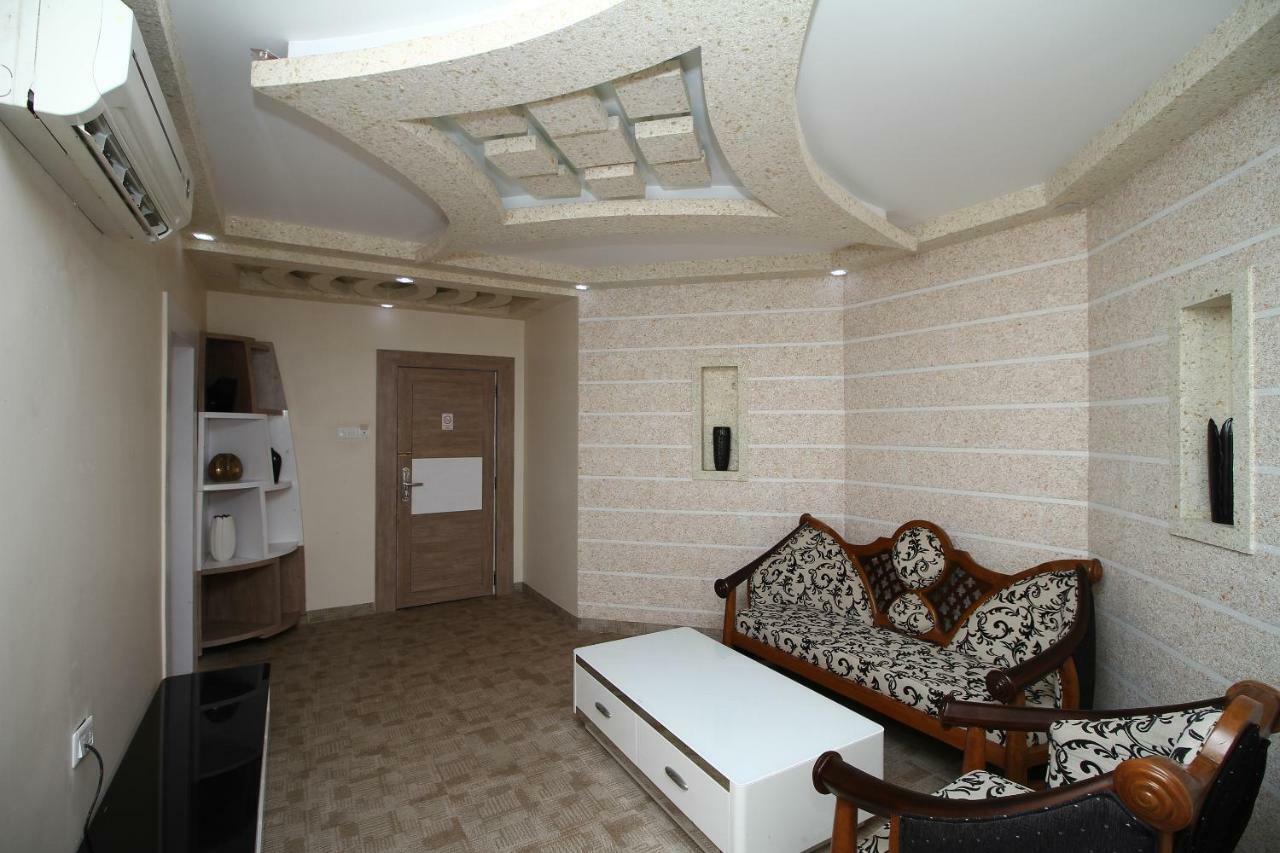 Royal Castle Hotel Negombo Buitenkant foto