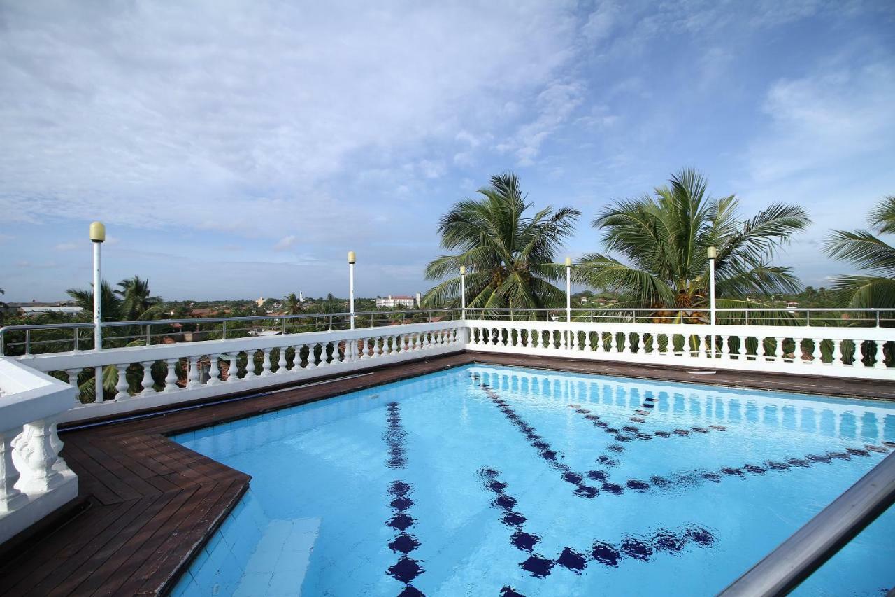 Royal Castle Hotel Negombo Buitenkant foto