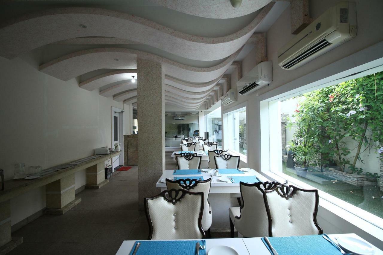 Royal Castle Hotel Negombo Buitenkant foto