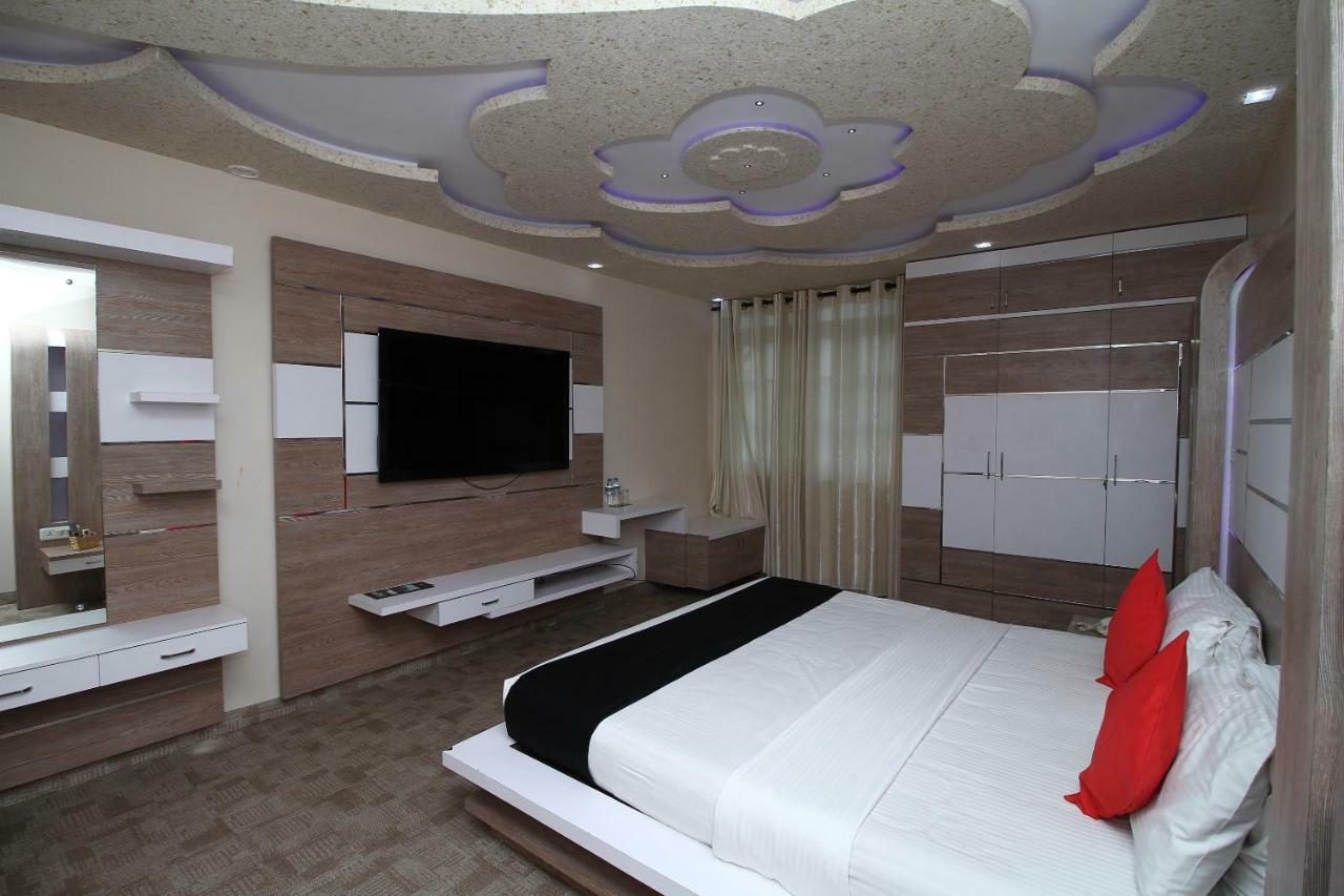 Royal Castle Hotel Negombo Buitenkant foto