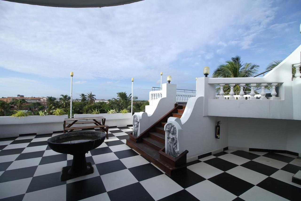 Royal Castle Hotel Negombo Buitenkant foto